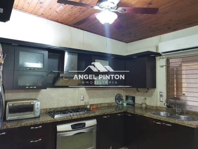 #5454 - CASA COMERCIAL para Alquiler en Maracaibo - V