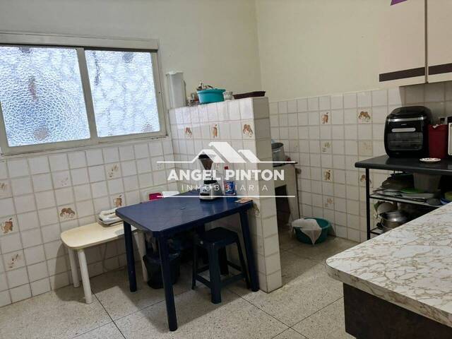 #9875 - EDIFICIO RESIDENCIAL para Venta en Caracas - A - 3
