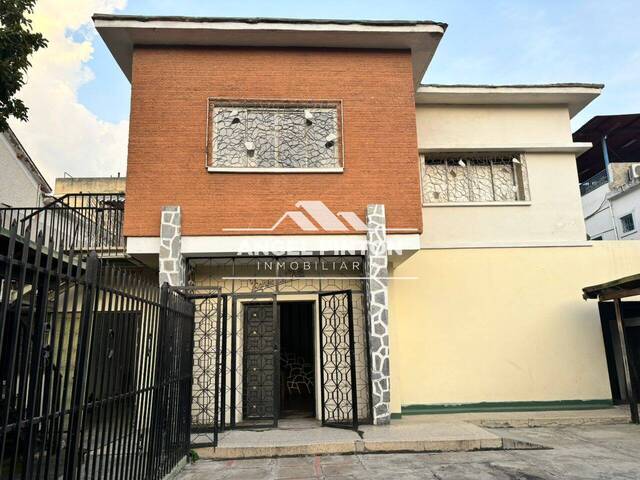 #9875 - EDIFICIO RESIDENCIAL para Venta en Caracas - A - 1