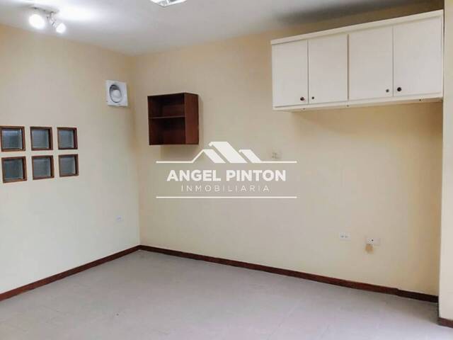 #5424 - CONSULTORIO para Alquiler en Maracaibo - V