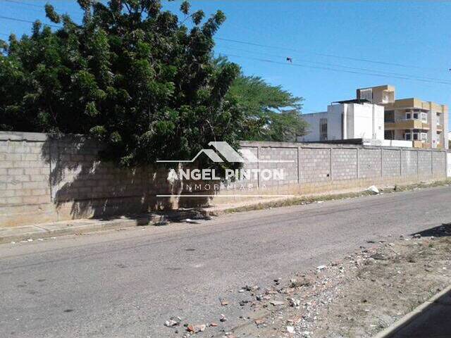 #0124 - TERRENO para Venta en Maracaibo - V