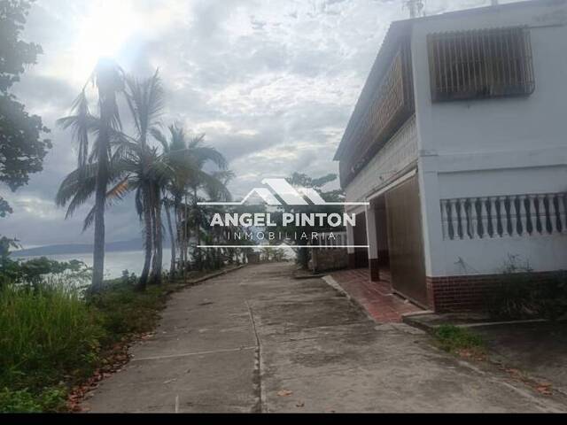 #6124 - CASA para Venta en La Guaira - X - 2