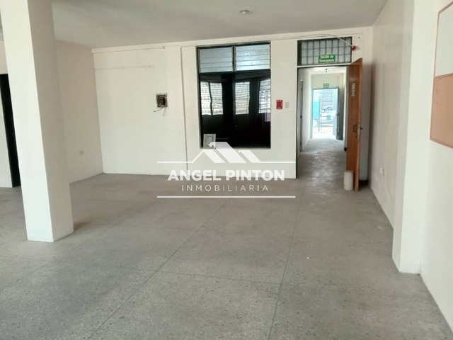 LOCAL COMERCIAL para Alquiler en Barquisimeto - 4
