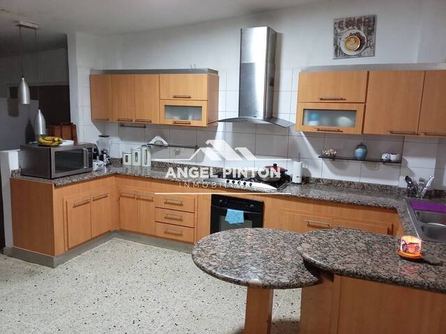 #1528 - CASA para Venta en Maracaibo - V