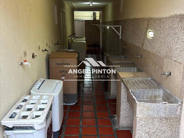 #20010 - CASA COMERCIAL para Venta en Maracaibo - V - 2