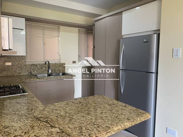 #8033 - APARTAMENTO para Alquiler en Maracaibo - V - 1