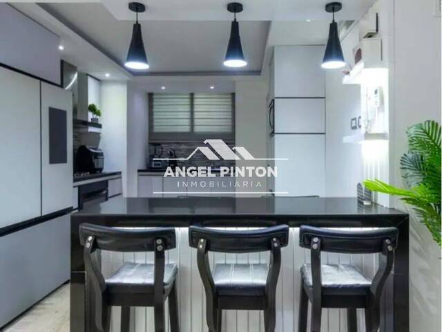 #7221 - APARTAMENTO para Venta en Maracaibo - V - 3