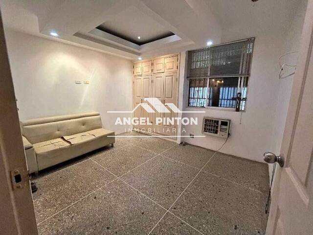 #7320 - CASA COMERCIAL para Venta en Maracaibo - V - 2