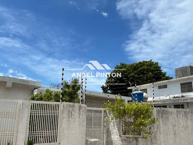 #7350 - CASA COMERCIAL para Venta en Maracaibo - V - 2