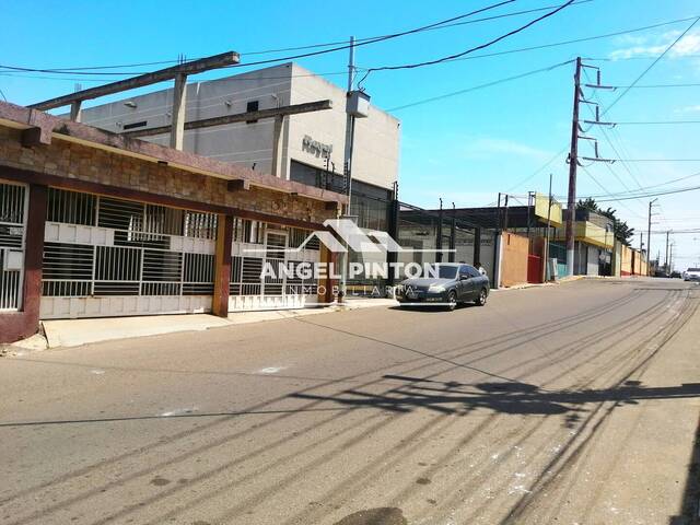 #7536 - CASA COMERCIAL para Venta en Maracaibo - V - 2