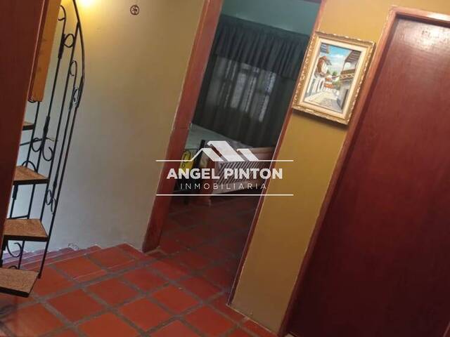 #7552 - CHALET para Venta en La Puerta - T - 3