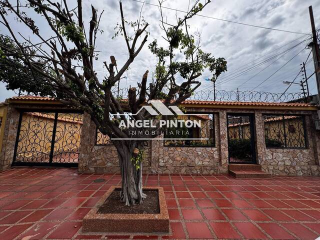 #7608 - CASA COMERCIAL para Venta en Maracaibo - V - 2