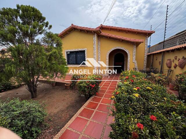 #7608 - CASA COMERCIAL para Venta en Maracaibo - V - 1