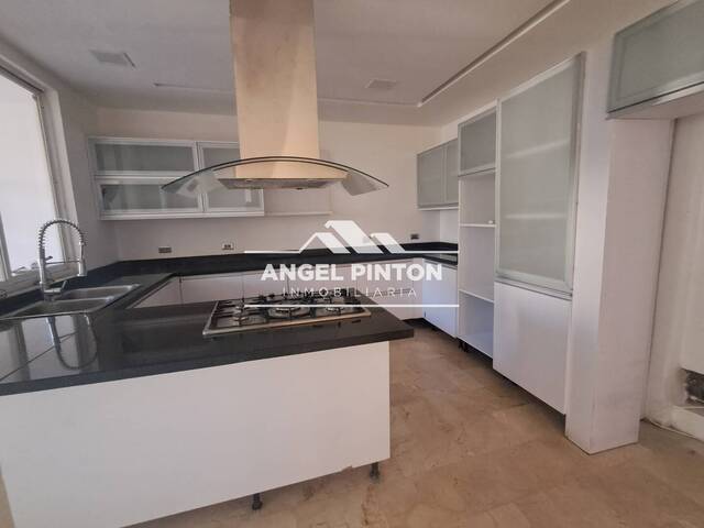 #03037 - CASA COMERCIAL para Venta en Maracaibo - V - 2
