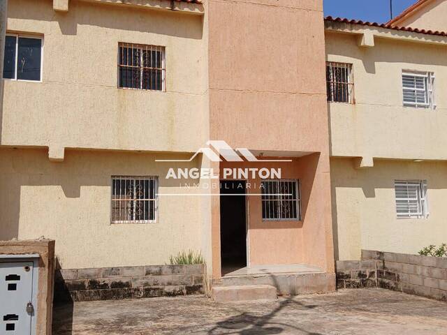 #7881 - CONJUNTO CERRADO para Venta en Maracaibo - V - 1
