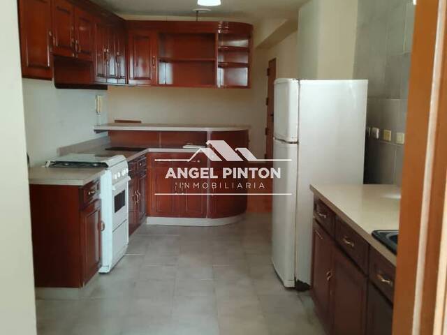 #7832 - APARTAMENTO para Alquiler en Maracaibo - V