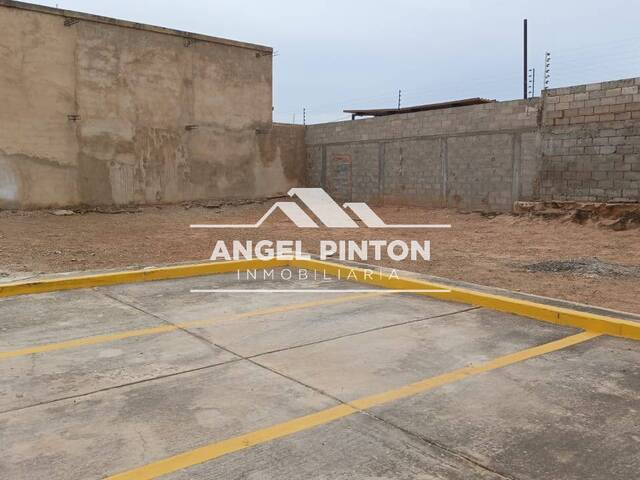 #7902 - TERRENO para Venta en Maracaibo - V