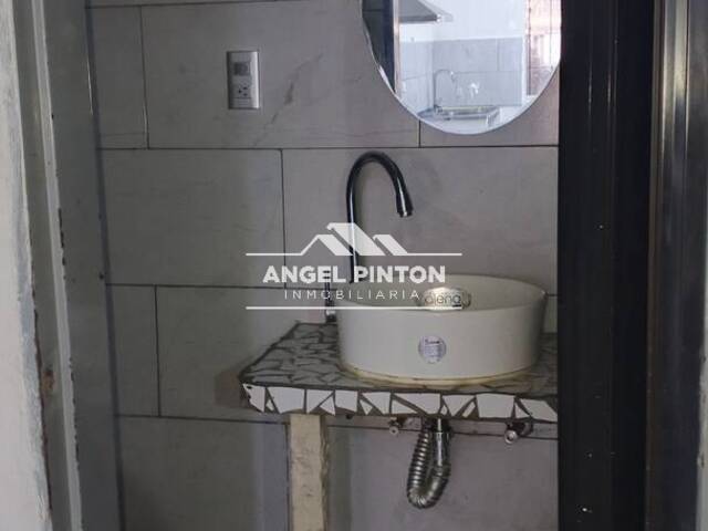 LOCAL COMERCIAL para Alquiler en Caracas - 4