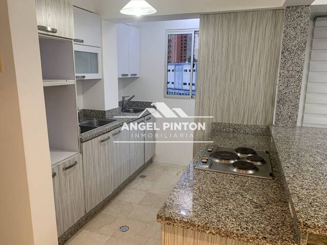 #7998 - APARTAMENTO para Alquiler en Maracaibo - V - 3