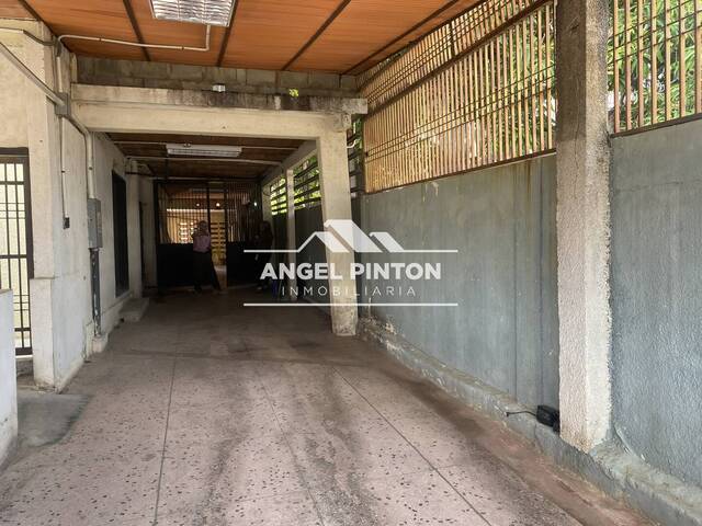 #8012 - DEPOSITO para Venta en Maracaibo - V - 2
