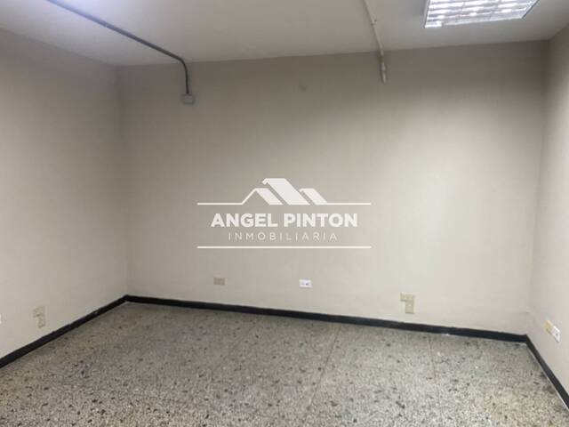 #8013 - OFICINA para Alquiler en Maracaibo - V - 2