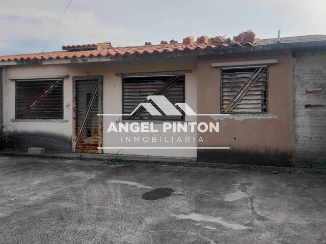 #8024 - CONJUNTO CERRADO para Venta en Acarigua - P - 1