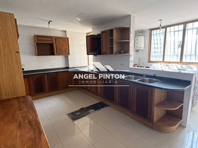 #8035 - APARTAMENTO para Venta en Puerto La Cruz - B - 1