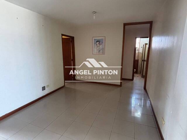 #8035 - APARTAMENTO para Venta en Puerto La Cruz - B - 3