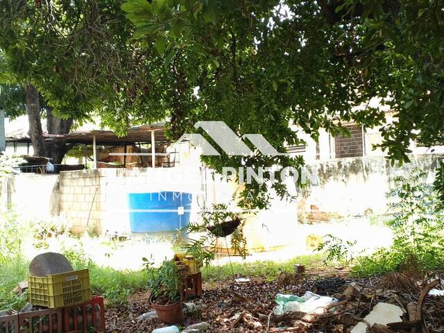 #8055 - TERRENO para Venta en Maracaibo - V - 2