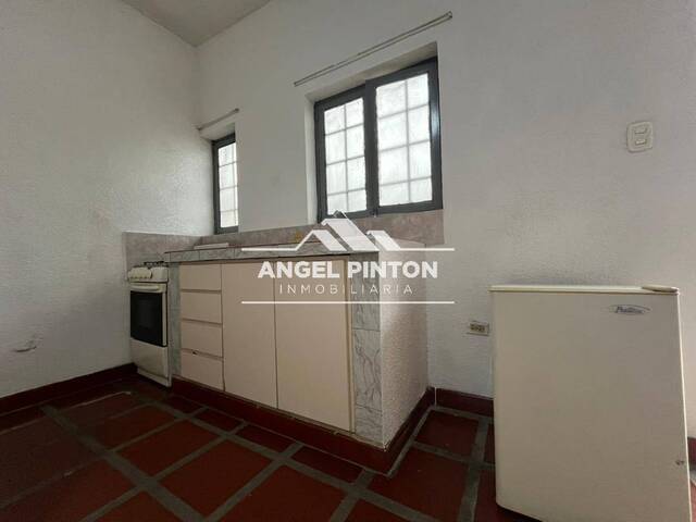 #8084 - APARTAMENTO para Alquiler en Maracaibo - V - 2
