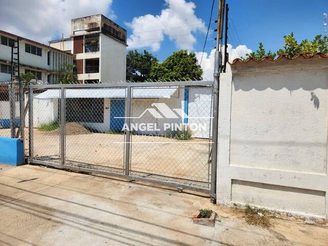 #8110 - CASA COMERCIAL para Venta en Maracaibo - V - 1