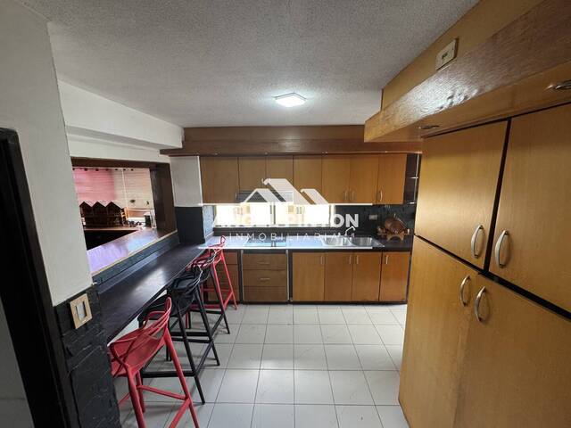 #8108 - APARTAMENTO para Alquiler en Maracaibo - V - 1