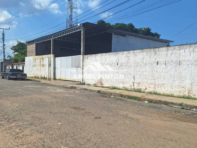 #81130 - CASA COMERCIAL para Venta en Maracaibo - V - 2