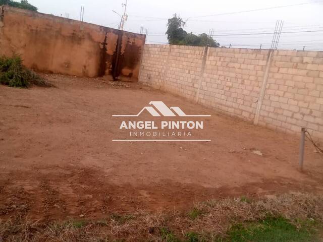 #8114 - TERRENO para Venta en Maracaibo - V - 1