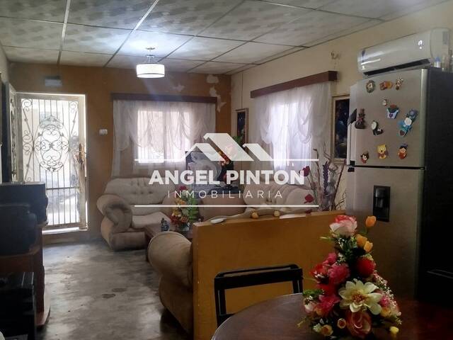 #8125 - CASA para Venta en Maracaibo - V - 2