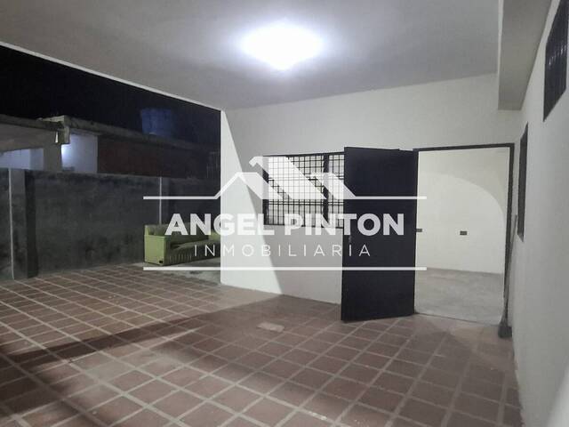 #8126 - CASA para Alquiler en Maracaibo - V - 3
