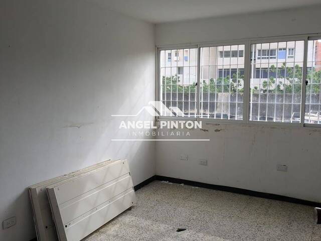 OFICINA para Venta en Maracaibo - 4