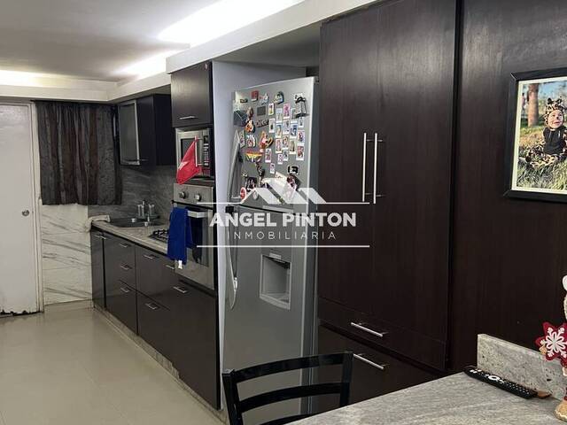 #81663 - CONJUNTO CERRADO para Venta en Maracaibo - V - 3