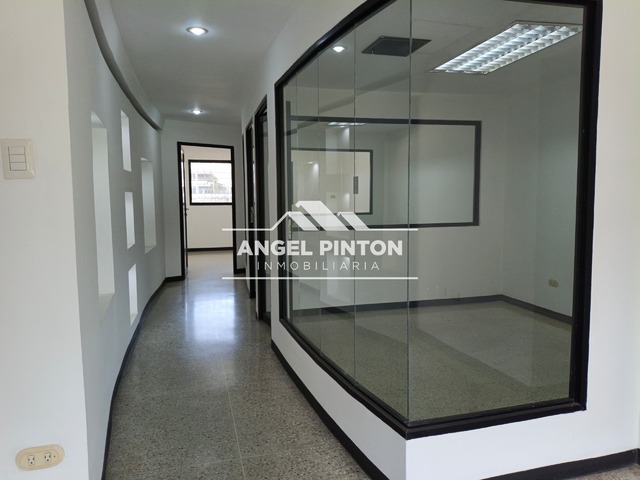 #0135 - LOCAL COMERCIAL para Alquiler en Maracaibo - V