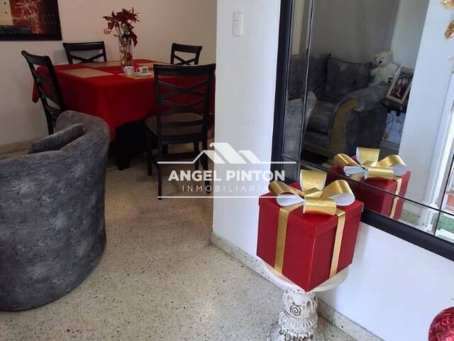 #8234 - CONJUNTO CERRADO para Venta en Maracaibo - V - 3