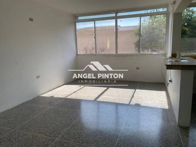 #0996 - APARTAMENTO para Alquiler en Maracaibo - V