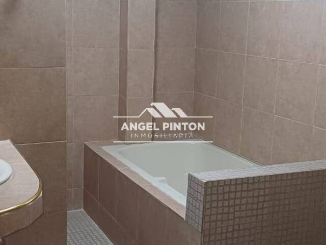 #8315 - APARTAMENTO para Alquiler en Maracaibo - V - 3