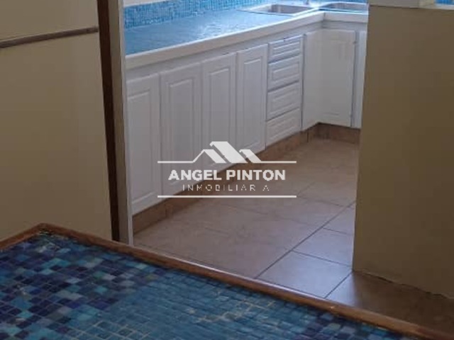 #8315 - APARTAMENTO para Alquiler en Maracaibo - V - 2