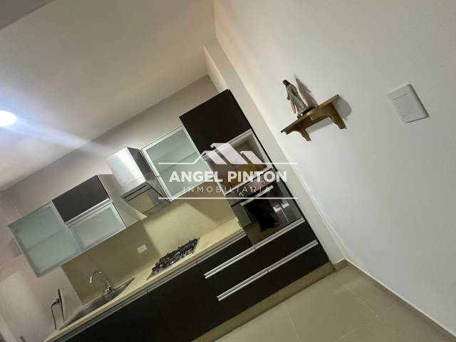 #8350 - APARTAMENTO para Alquiler en Maracaibo - V - 2