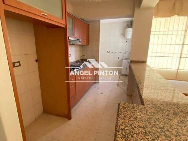 #8385 - APARTAMENTO para Venta en Barquisimeto - K - 3