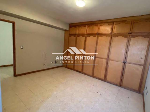 #8385 - APARTAMENTO para Venta en Barquisimeto - K - 2