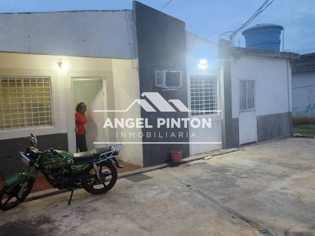 #8390 - CASA para Venta en Maracaibo - V - 1