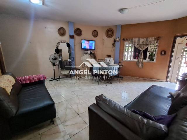 #0932 - CASA COMERCIAL para Venta en Maracaibo - V - 2
