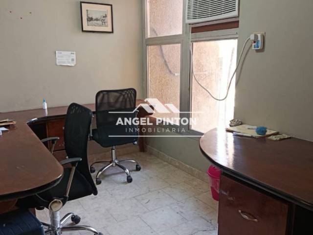 #8556 - OFICINA para Alquiler en Maracaibo - V - 2