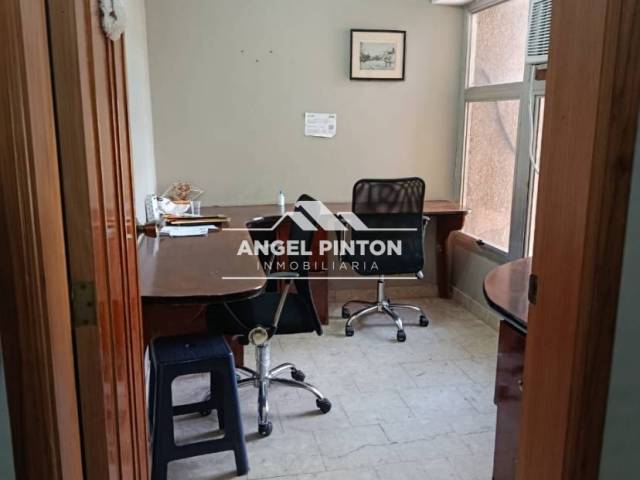 #8556 - OFICINA para Alquiler en Maracaibo - V - 3